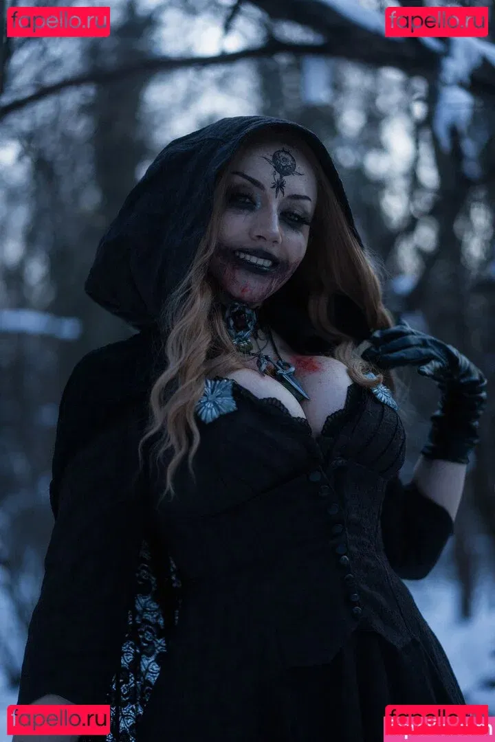 Ezy Summers Cosplay Onlyfans Photo Gallery 