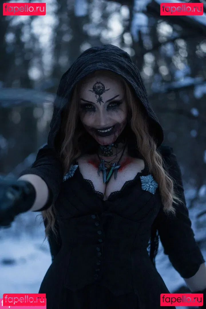 Ezy Summers Cosplay Onlyfans Photo Gallery 