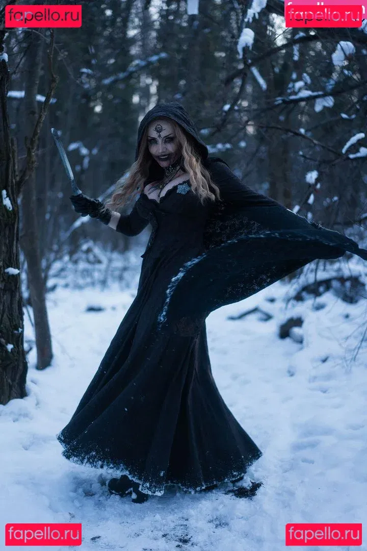 Ezy Summers Cosplay Onlyfans Photo Gallery 