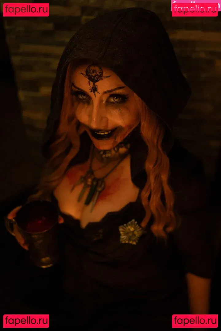 Ezy Summers Cosplay Onlyfans Photo Gallery 