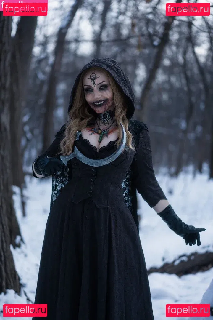 Ezy Summers Cosplay Onlyfans Photo Gallery 