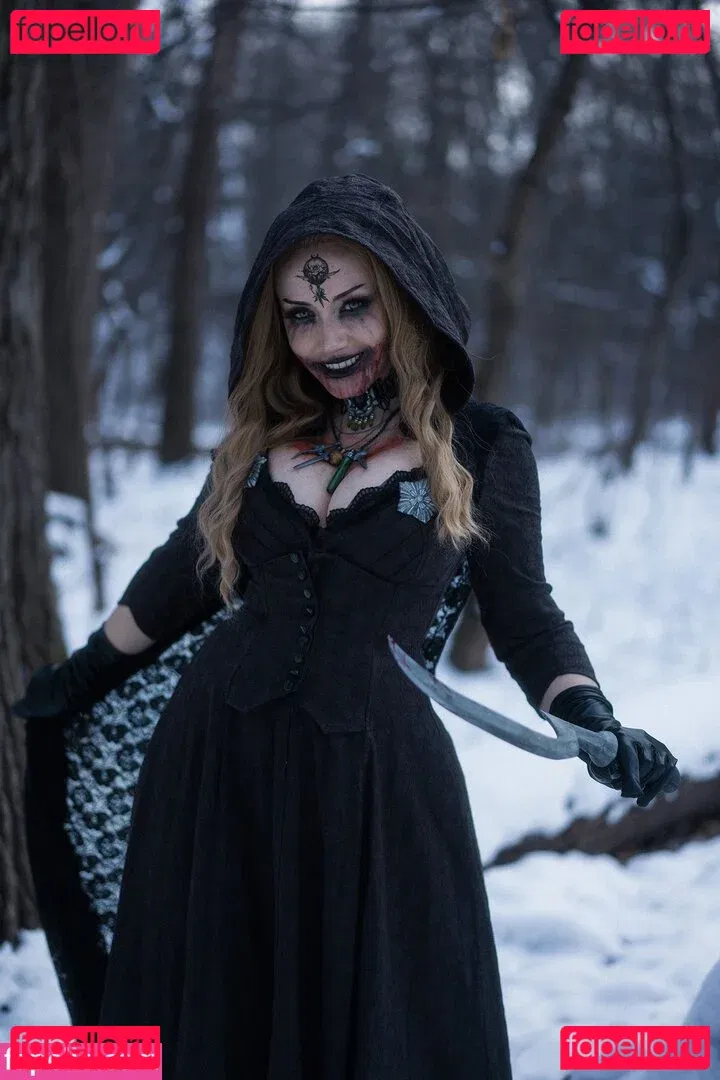 Ezy Summers Cosplay Onlyfans Photo Gallery 