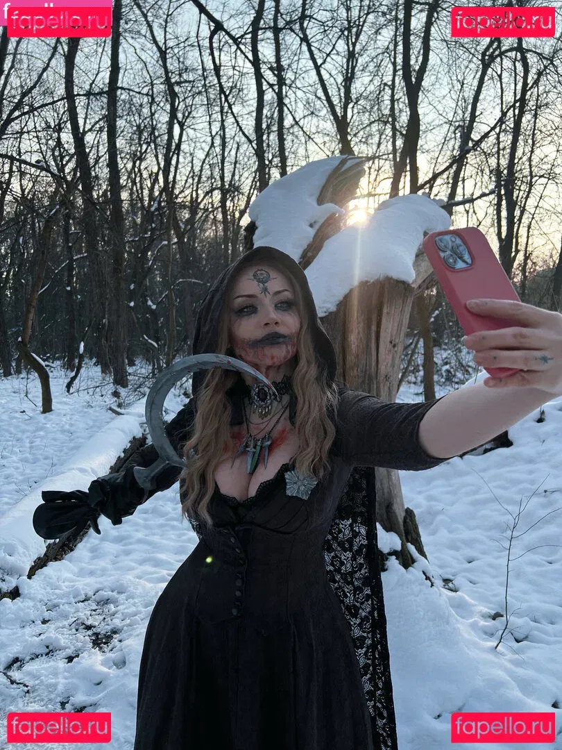 Ezy Summers Cosplay Onlyfans Photo Gallery 