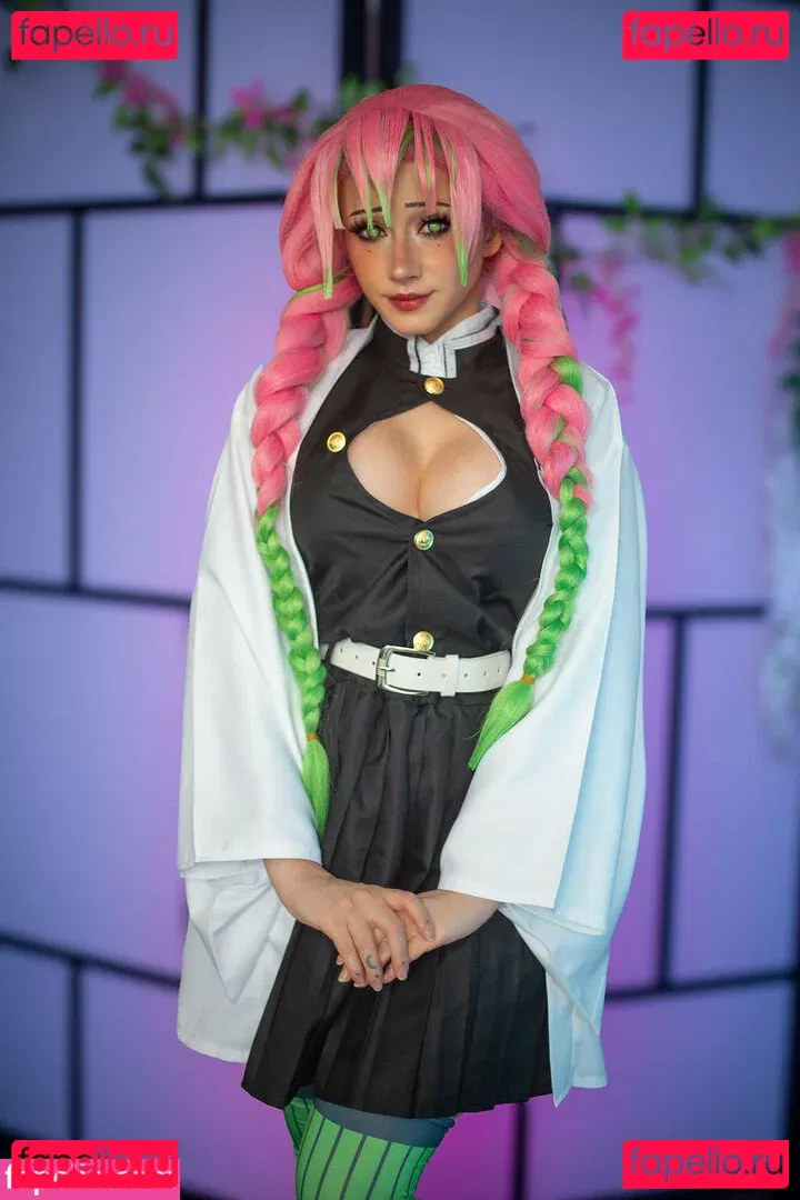 Ezy Summers Cosplay Onlyfans Photo Gallery 