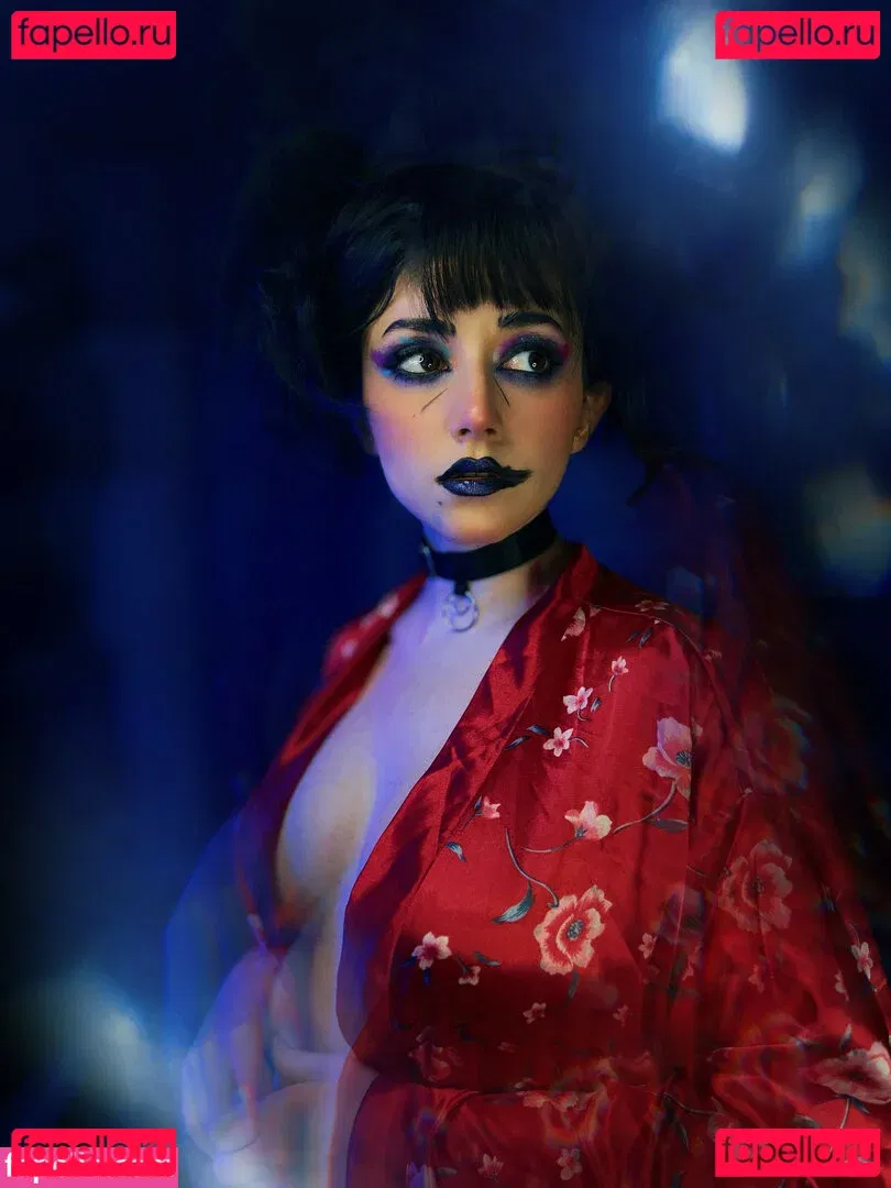 Ezy Summers Cosplay Onlyfans Photo Gallery 