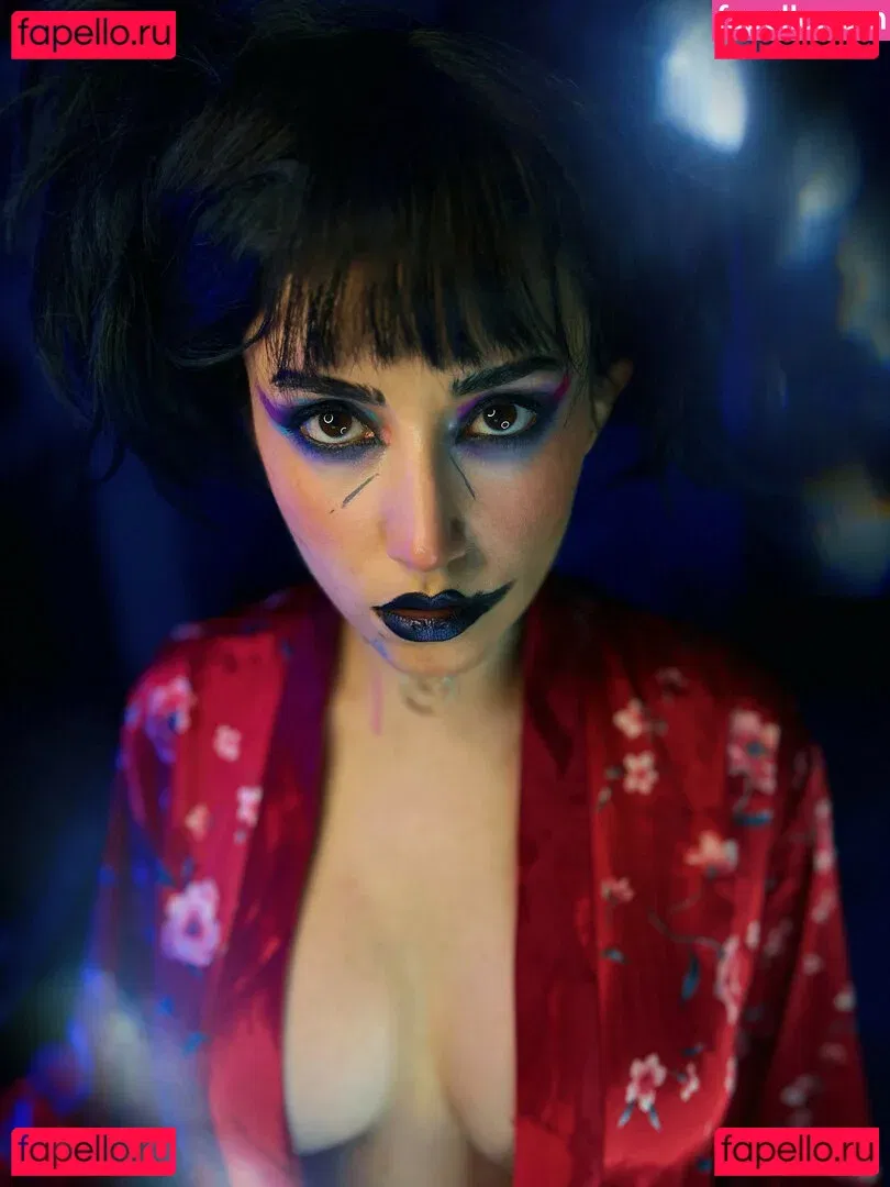 Ezy Summers Cosplay Onlyfans Photo Gallery 