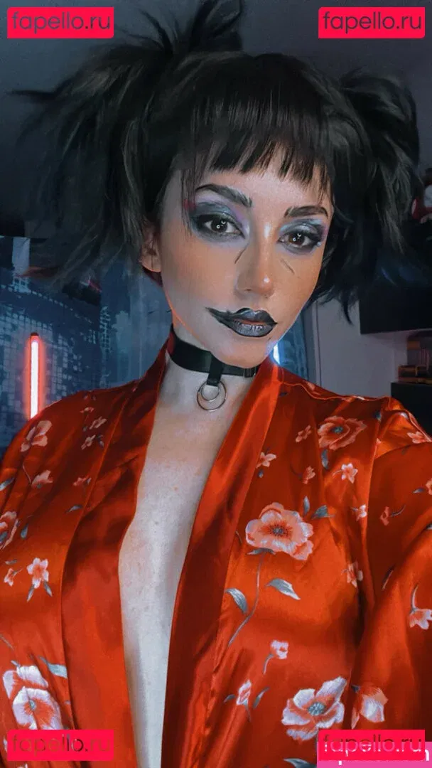 Ezy Summers Cosplay Onlyfans Photo Gallery 