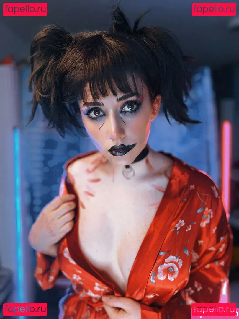 Ezy Summers Cosplay Onlyfans Photo Gallery 