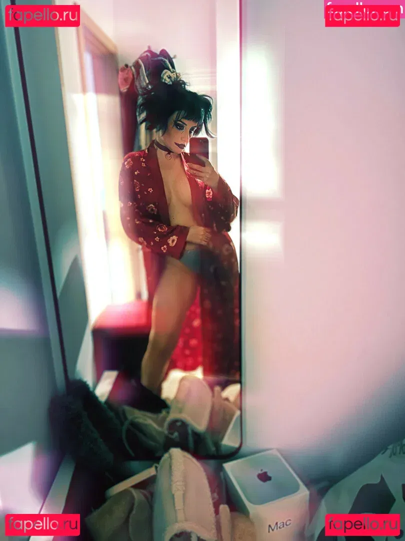 Ezy Summers Cosplay Onlyfans Photo Gallery 