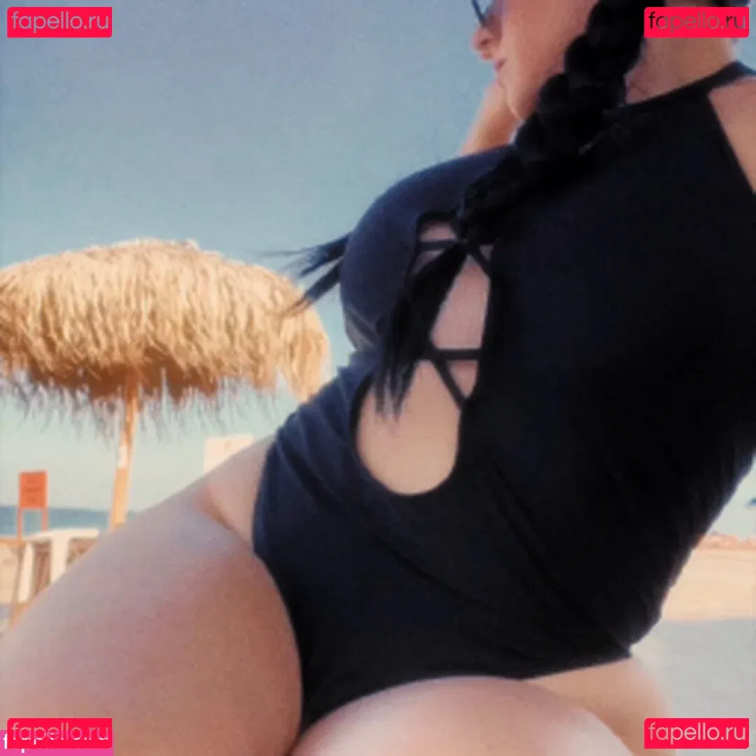 Ezy Summers Cosplay Onlyfans Photo Gallery 