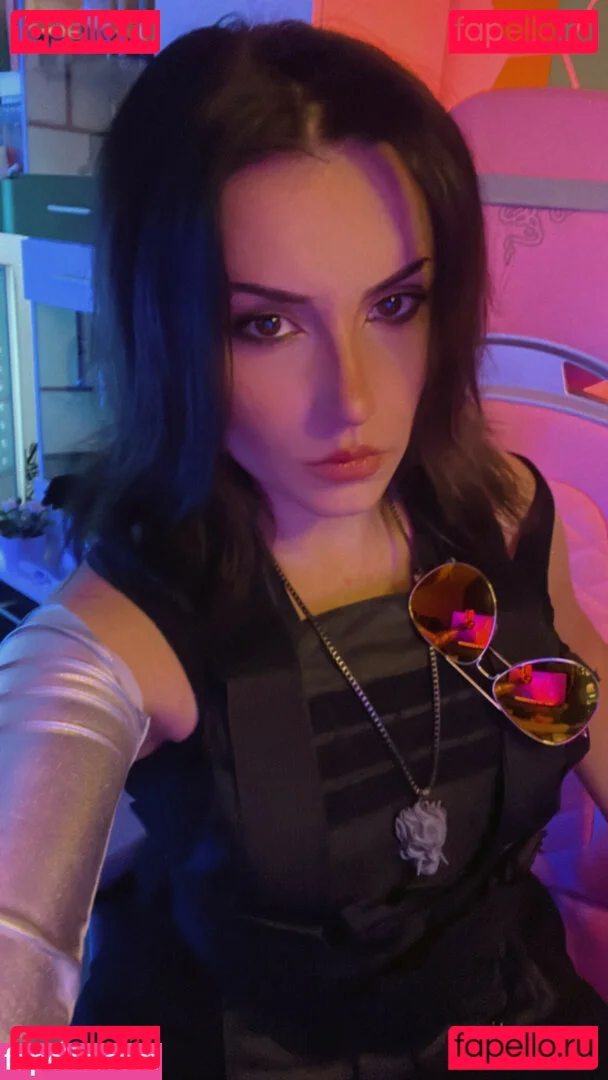 Ezy Summers Cosplay Onlyfans Photo Gallery 