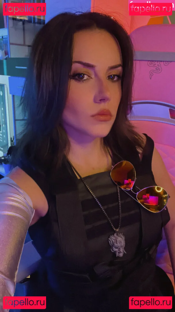 Ezy Summers Cosplay Onlyfans Photo Gallery 