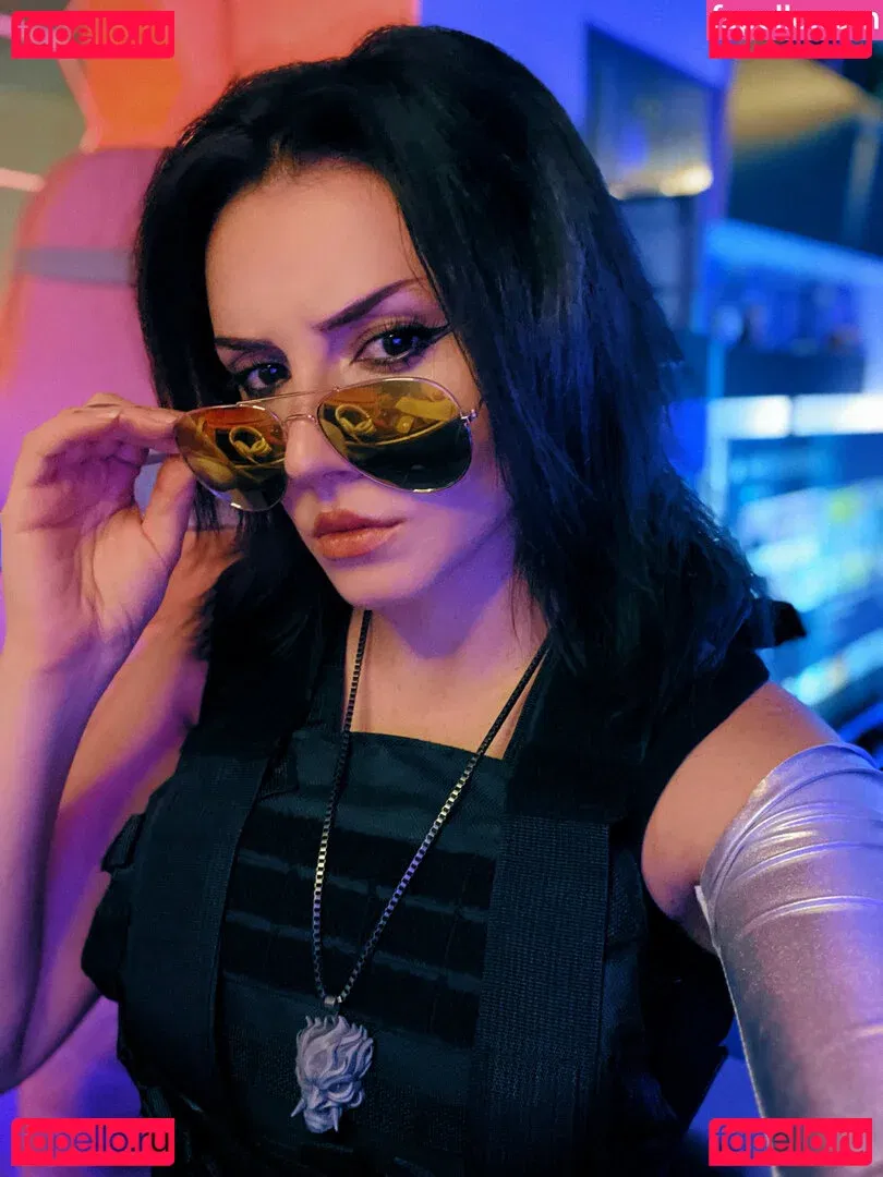 Ezy Summers Cosplay Onlyfans Photo Gallery 