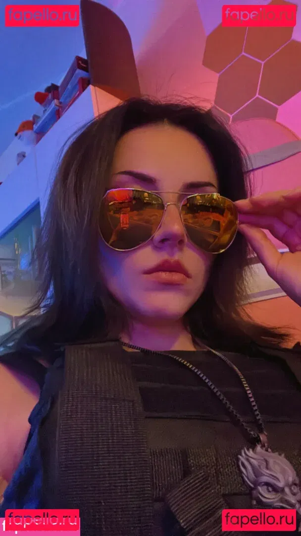 Ezy Summers Cosplay Onlyfans Photo Gallery 