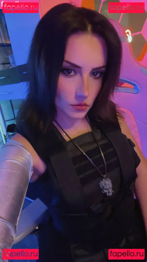 Ezy Summers Cosplay Onlyfans Photo Gallery 