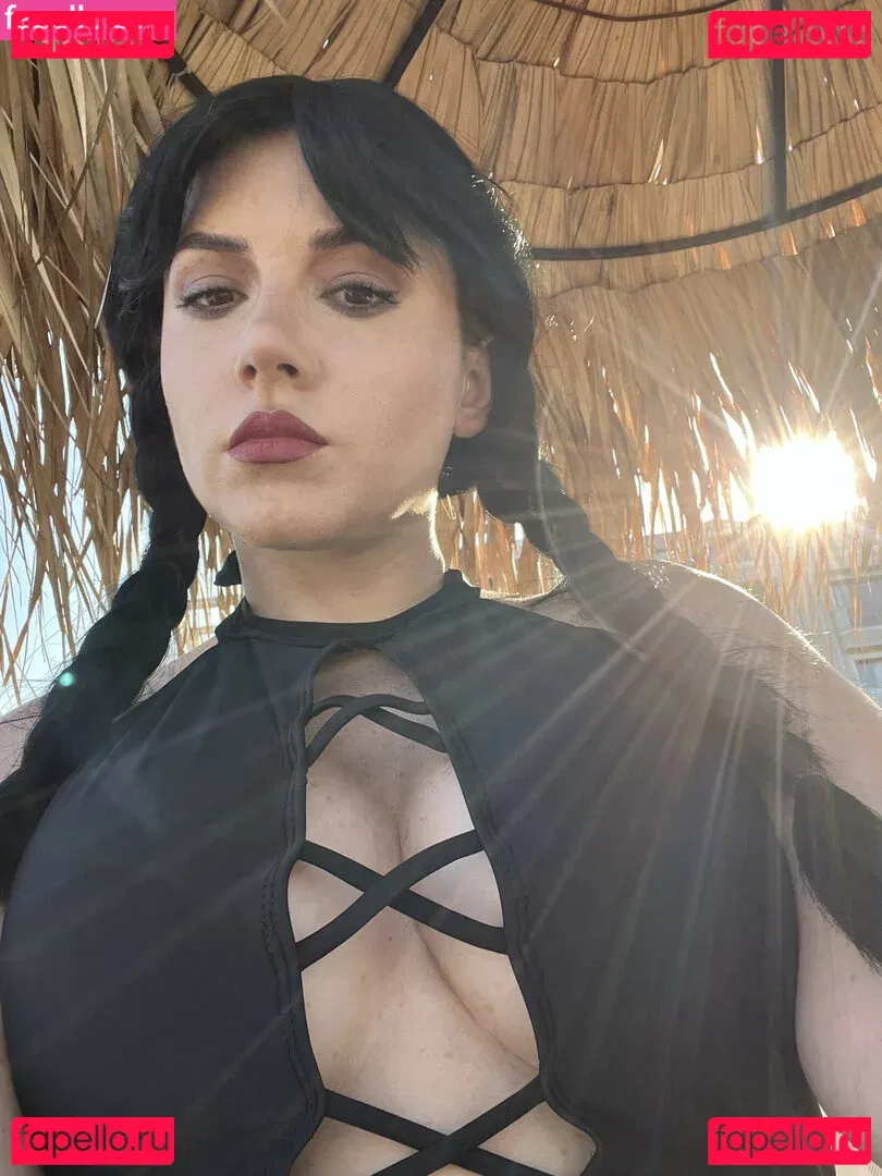 Ezy Summers Cosplay Onlyfans Photo Gallery 