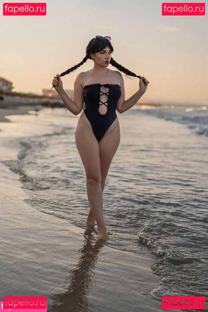 Ezy Summers Cosplay Onlyfans Photo Gallery 