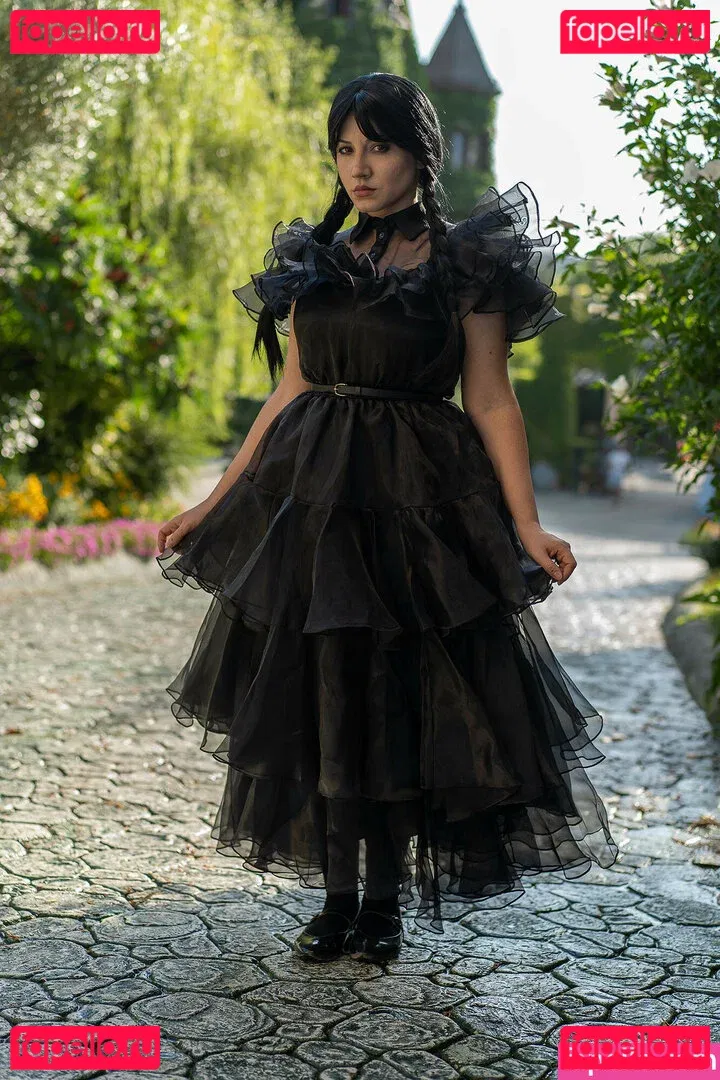 Ezy Summers Cosplay Onlyfans Photo Gallery 