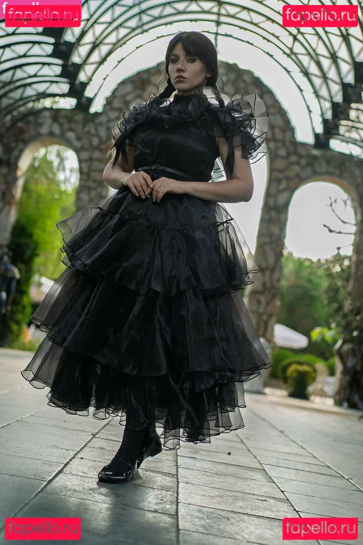 Ezy Summers Cosplay Onlyfans Photo Gallery 