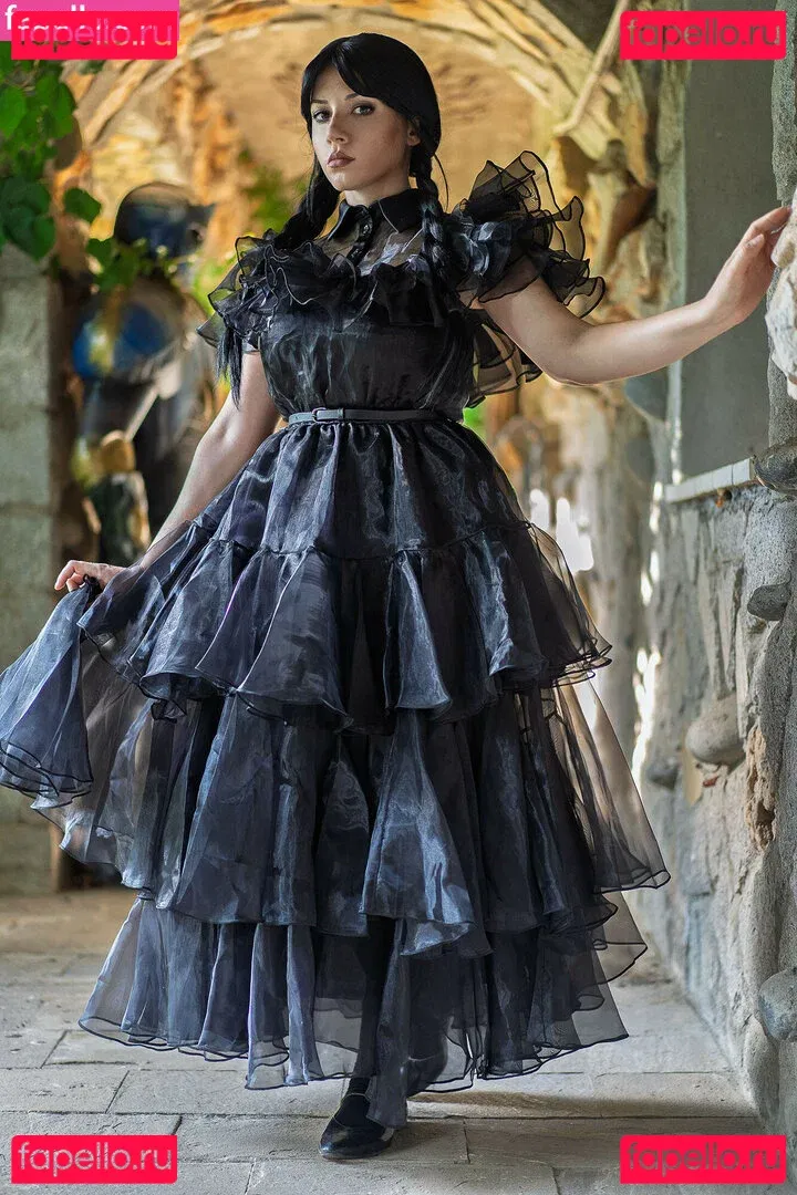 Ezy Summers Cosplay Onlyfans Photo Gallery 