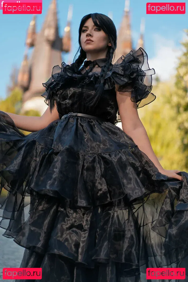 Ezy Summers Cosplay Onlyfans Photo Gallery 