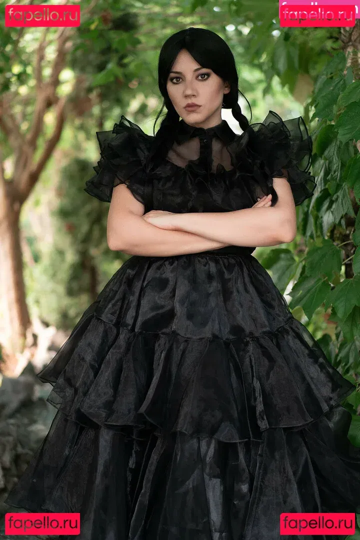 Ezy Summers Cosplay Onlyfans Photo Gallery 