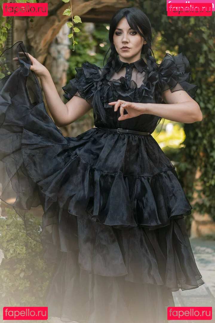 Ezy Summers Cosplay Onlyfans Photo Gallery 