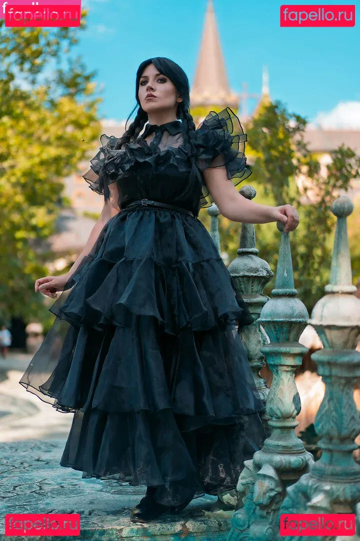 Ezy Summers Cosplay Onlyfans Photo Gallery 