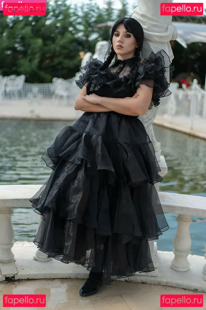 Ezy Summers Cosplay Onlyfans Photo Gallery 