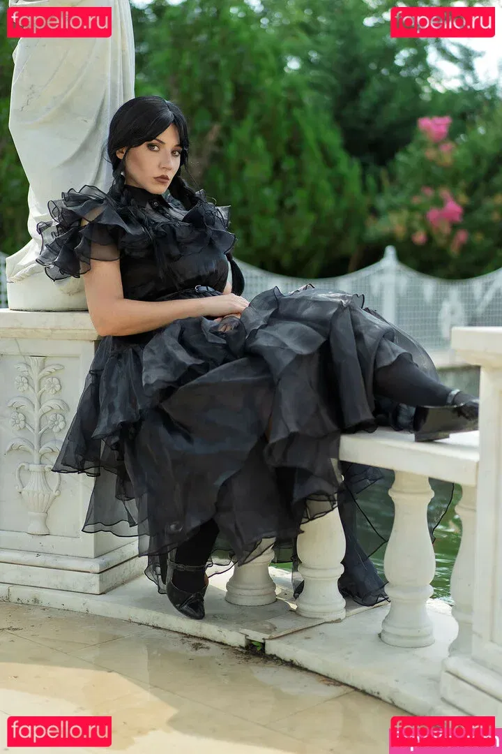 Ezy Summers Cosplay Onlyfans Photo Gallery 