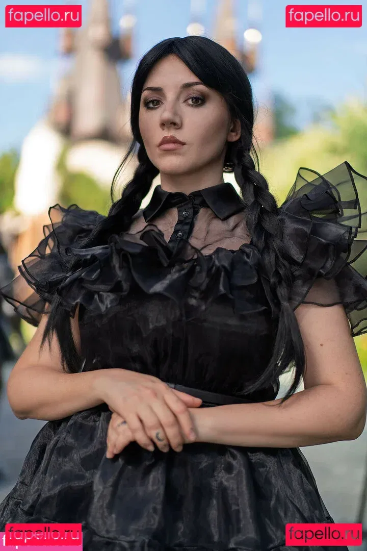 Ezy Summers Cosplay Onlyfans Photo Gallery 