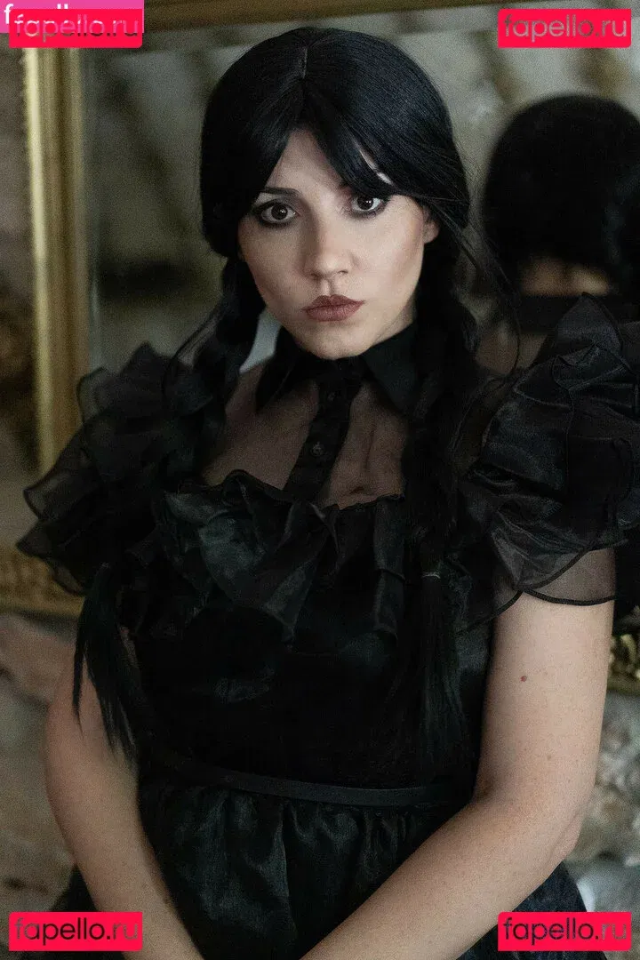 Ezy Summers Cosplay Onlyfans Photo Gallery 