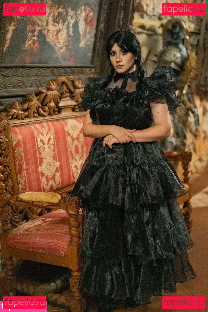 Ezy Summers Cosplay Onlyfans Photo Gallery 