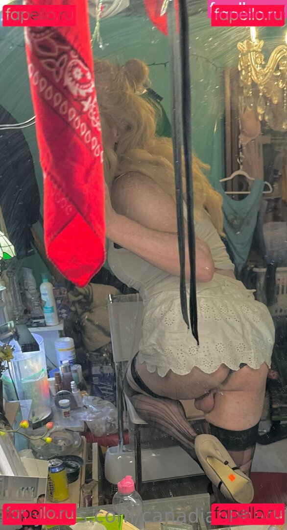 canadianbhaddiee / eajpark Onlyfans Photo Gallery 