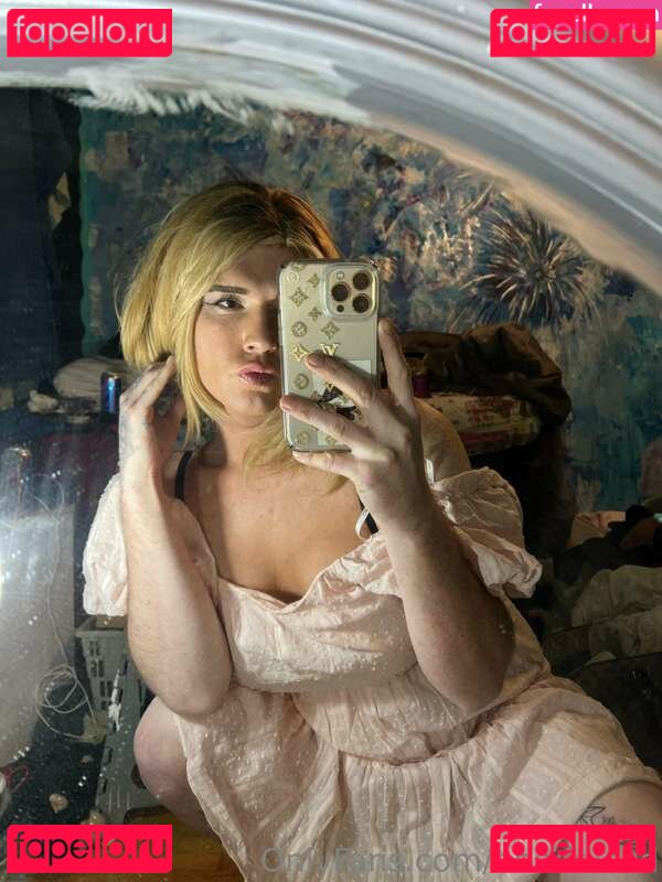 canadianbhaddiee / eajpark Onlyfans Photo Gallery 