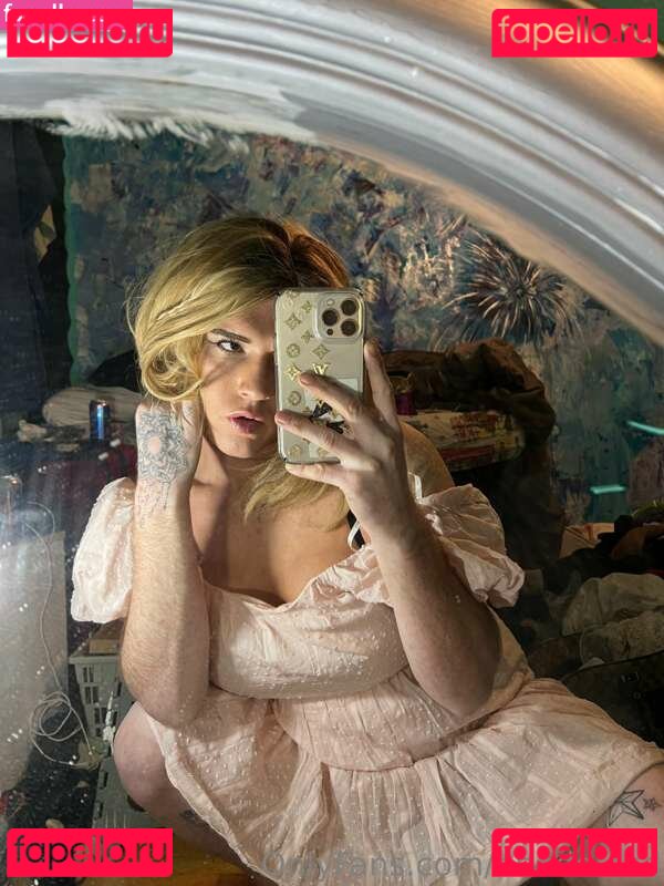 canadianbhaddiee / eajpark Onlyfans Photo Gallery 