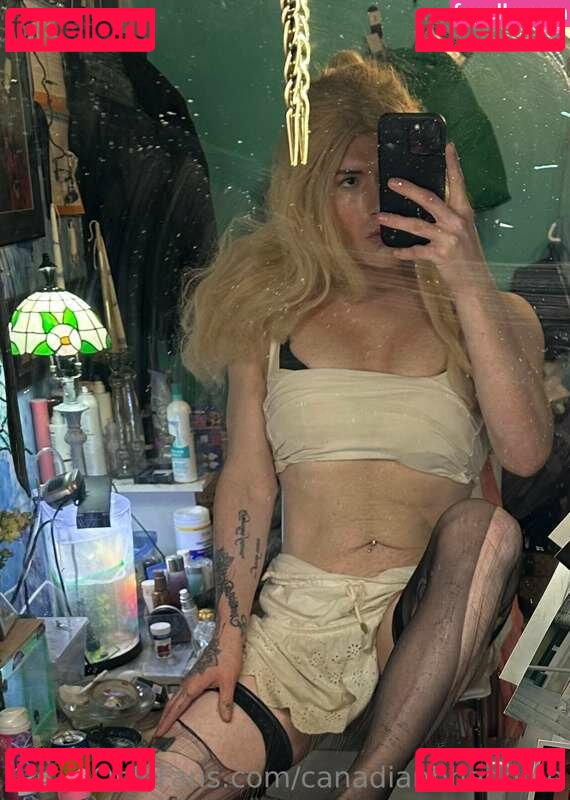 canadianbhaddiee / eajpark Onlyfans Photo Gallery 