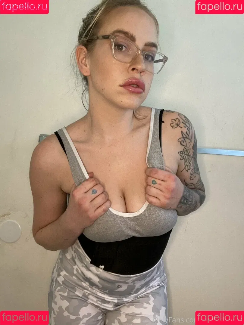 milfryleerae Onlyfans Photo Gallery 