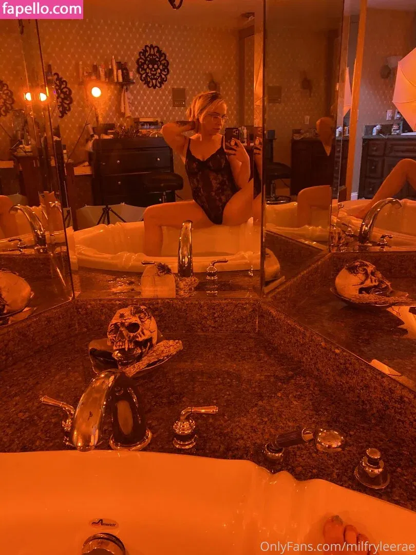 milfryleerae Onlyfans Photo Gallery 
