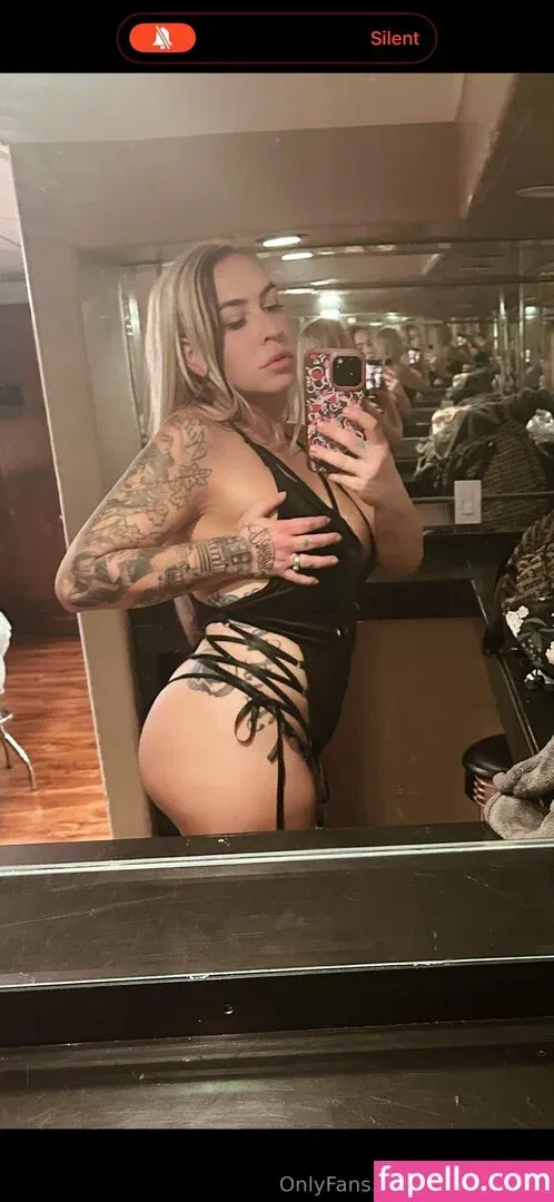 milfryleerae Onlyfans Photo Gallery 