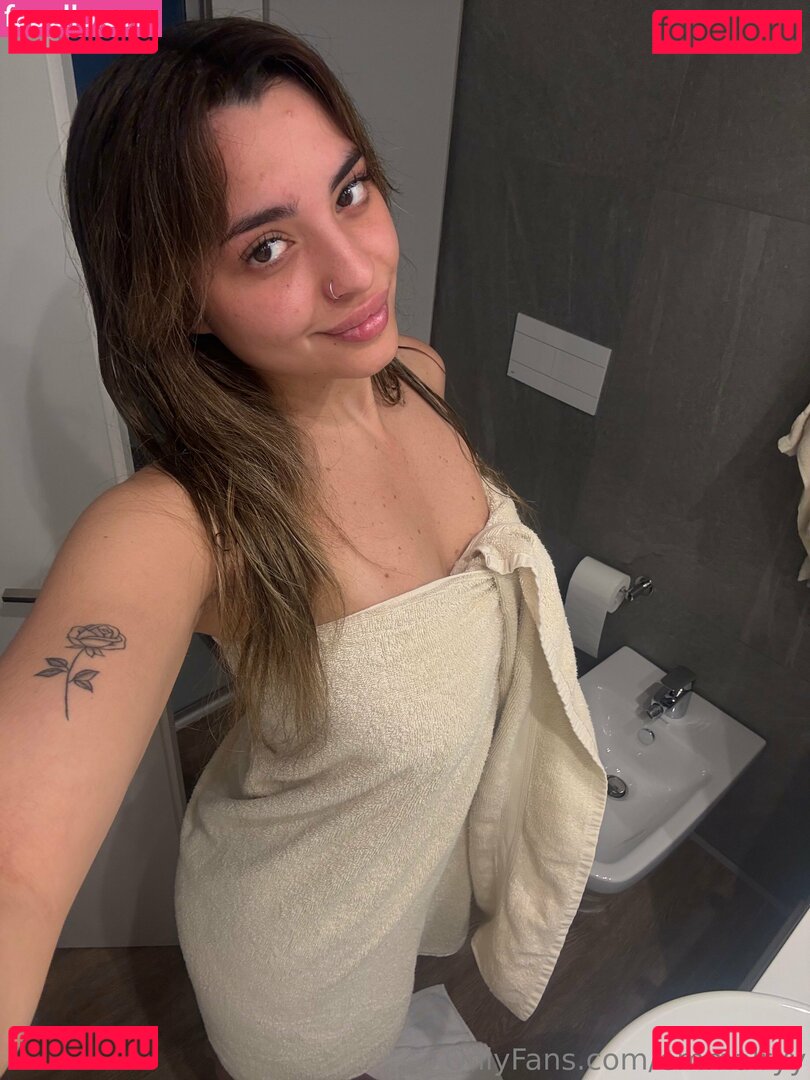 emmalryy / emmariley.24 Onlyfans Photo Gallery 