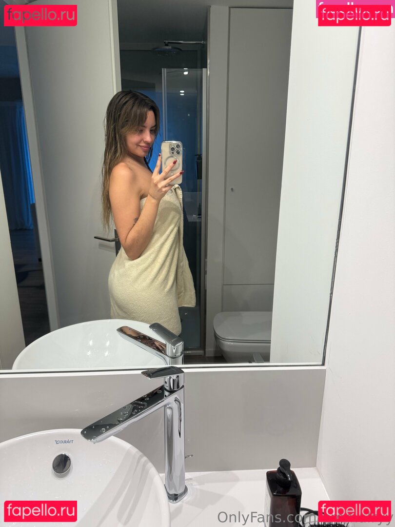 emmalryy / emmariley.24 Onlyfans Photo Gallery 