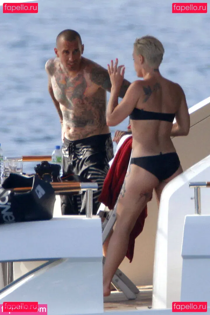 Pink Onlyfans Photo Gallery 