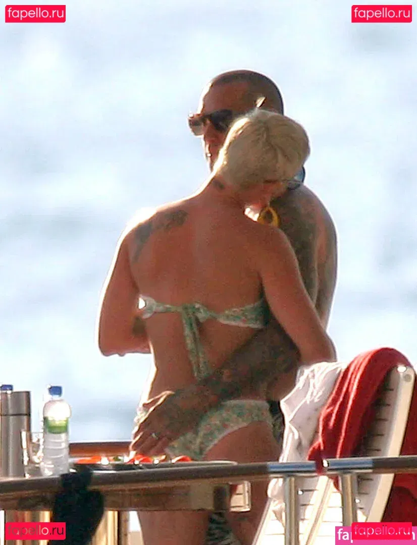 Pink Onlyfans Photo Gallery 