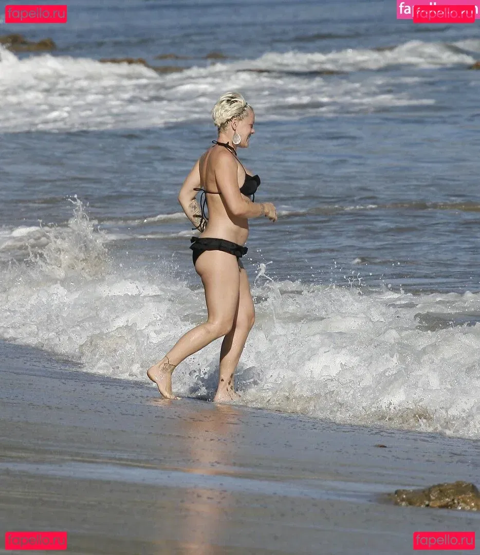 Pink Onlyfans Photo Gallery 