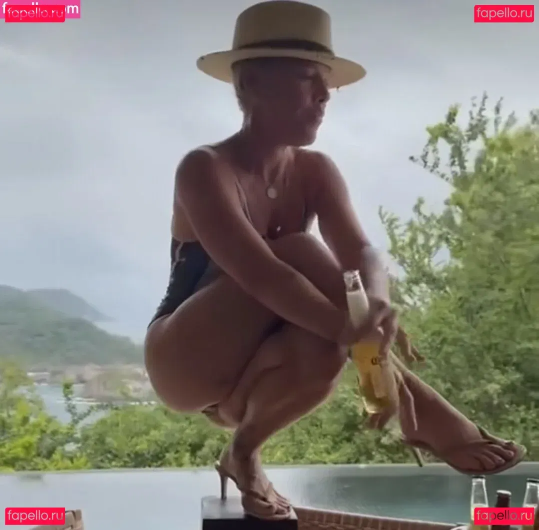 Pink Onlyfans Photo Gallery 