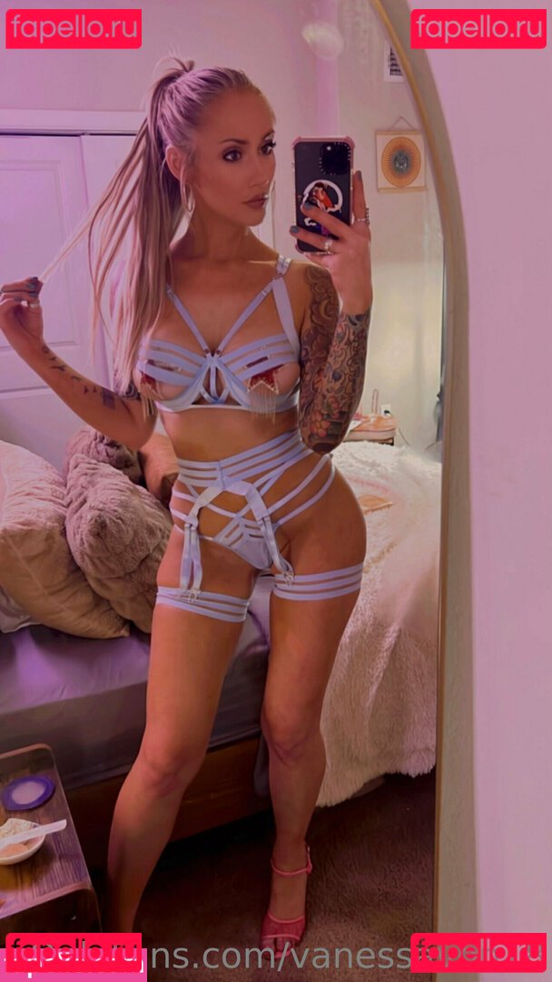 vanessavon18 Onlyfans Photo Gallery 