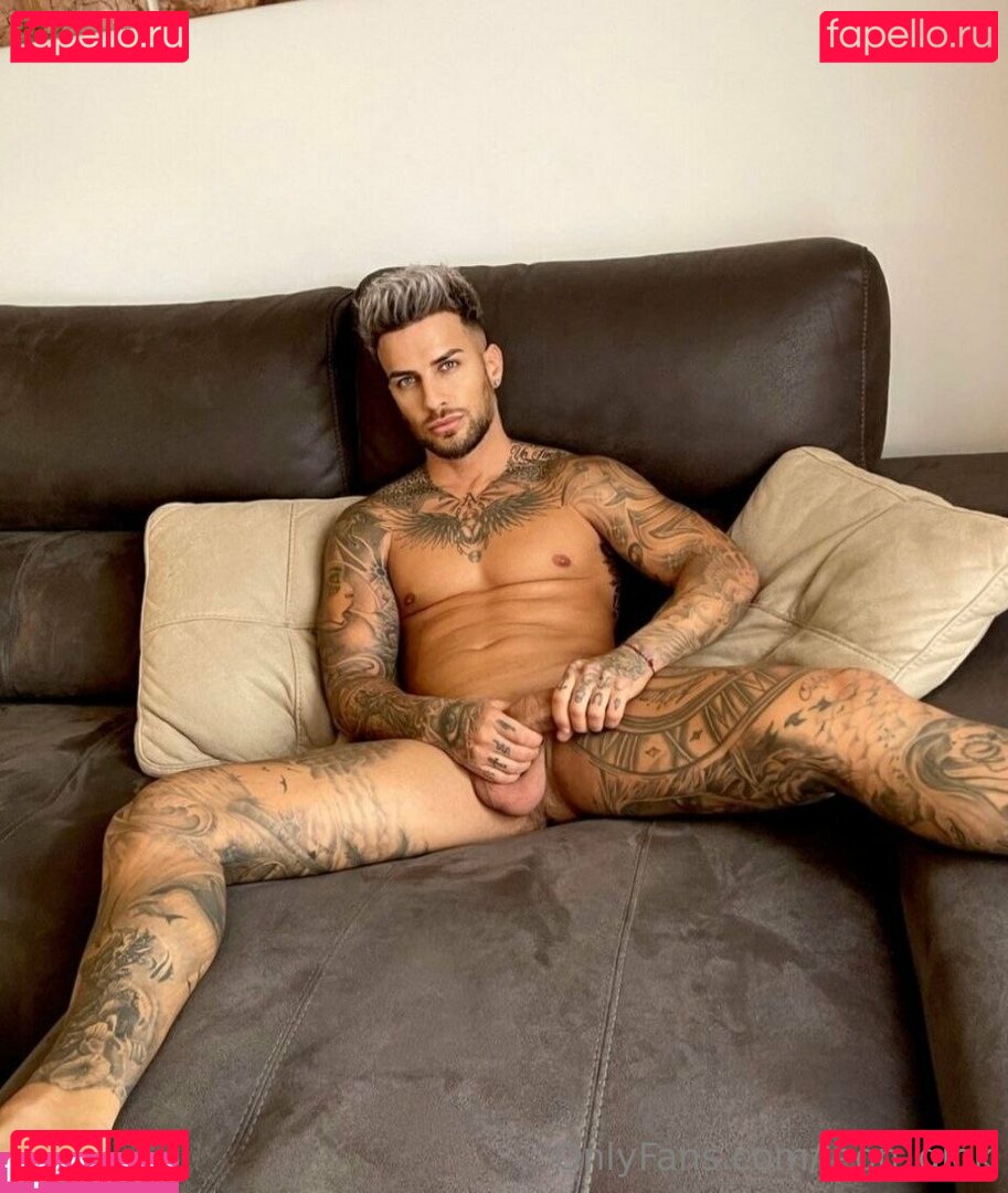 leon_giok / leonnavarr_ Onlyfans Photo Gallery 