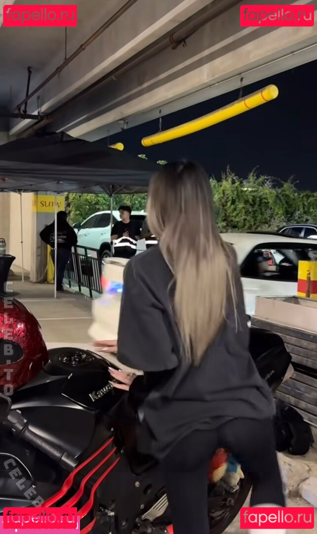 Nevaaadaa / nevaaadaaa Onlyfans Photo Gallery 