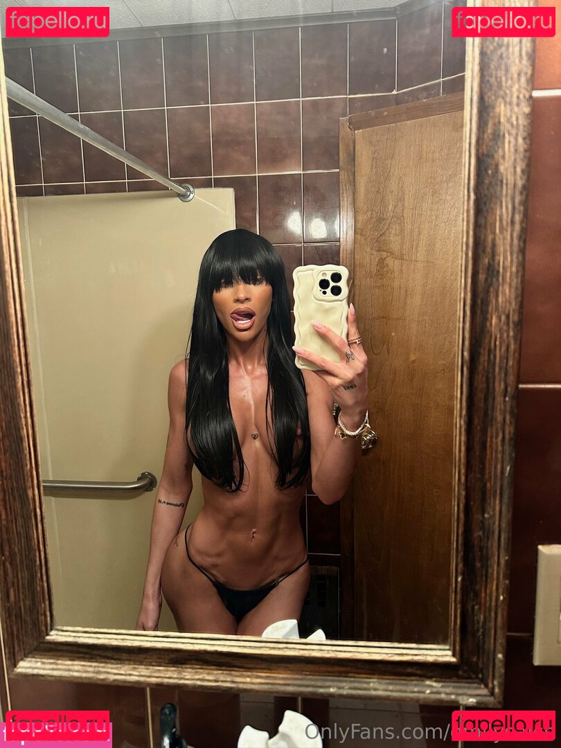 emilysalch Onlyfans Photo Gallery 